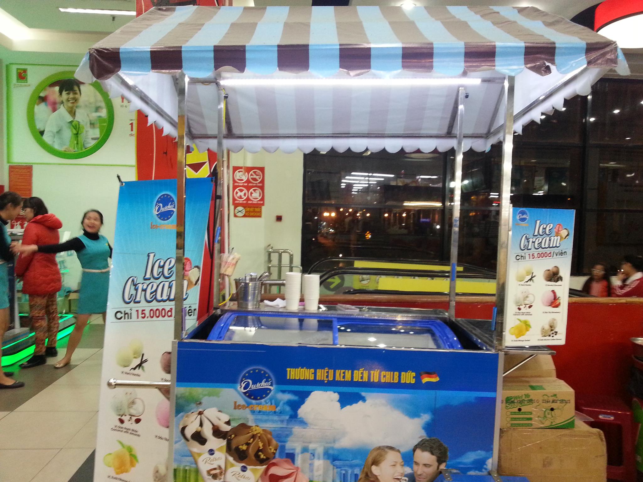 gian hang trung bay san pham moi 05