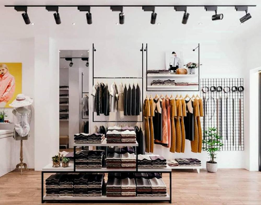 S?n xu?t qu?y k? vách ng?n shop th?i trang t?i Qu?ng Ninh