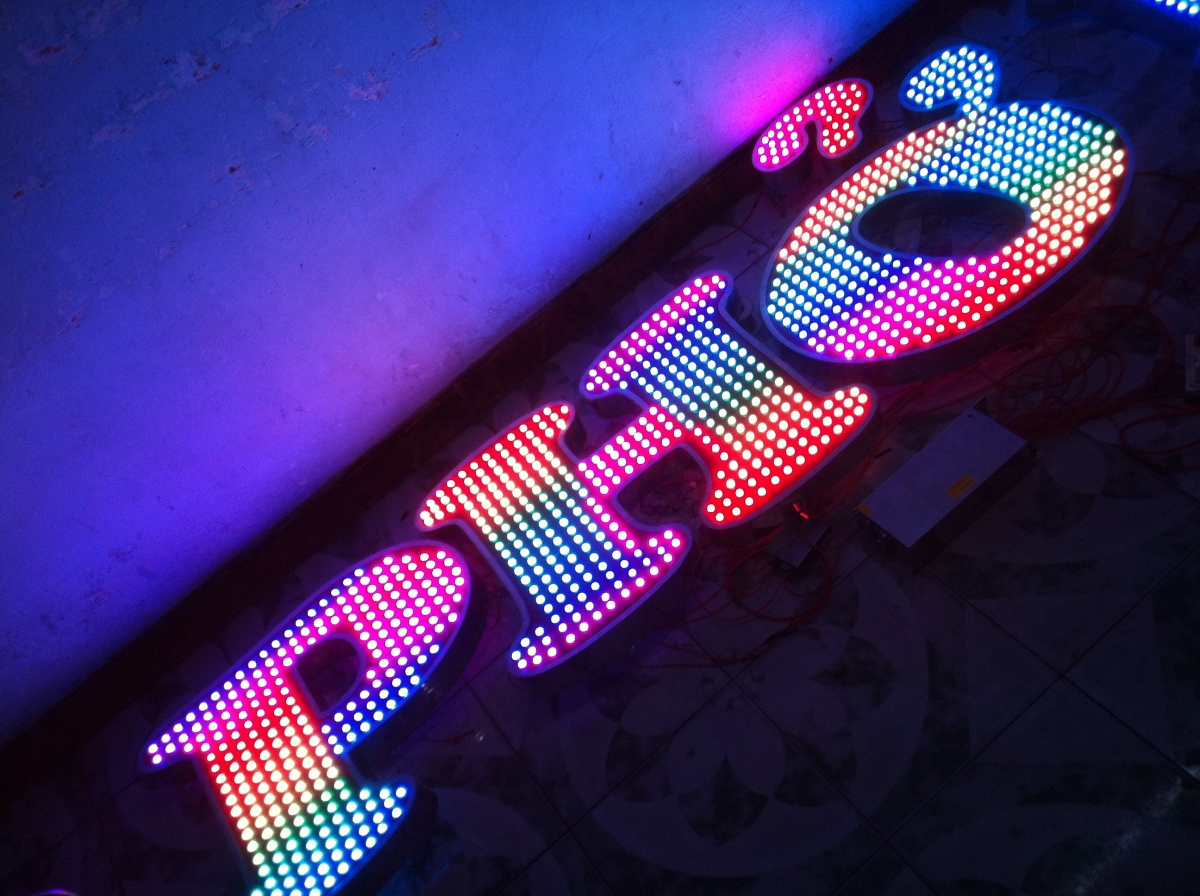 bien quang cao led 11