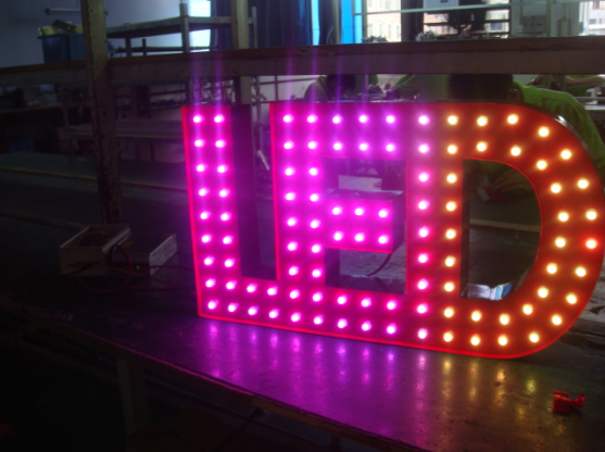 D?ch v? làm bi?n qu?ng cáo led b?ng ?i?n t? led t?i H? Long Qu?ng Ninh