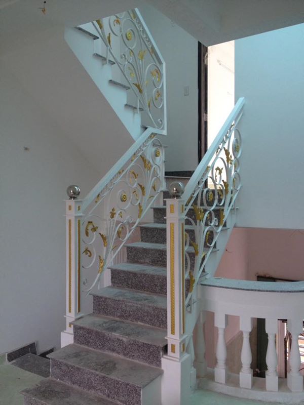 cau thang sat inox 03