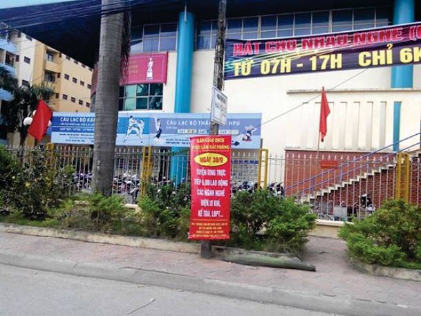 san giao dich viec lam thang 10 03